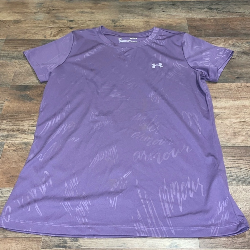 Under Armour Heat Gear Short Sleeve Shirt.  Size Medium